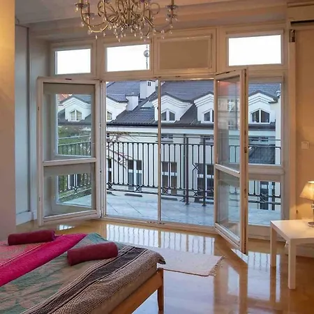 Apartment Presidental Serviced Main Square A/c 3bedroom Parking
