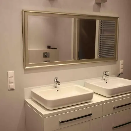 Апартаменты Presidental Serviced Main Square A/c 3bedroom Parking