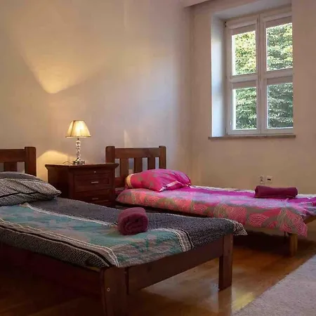 Presidental Serviced Main Square A/c 3bedroom Parking