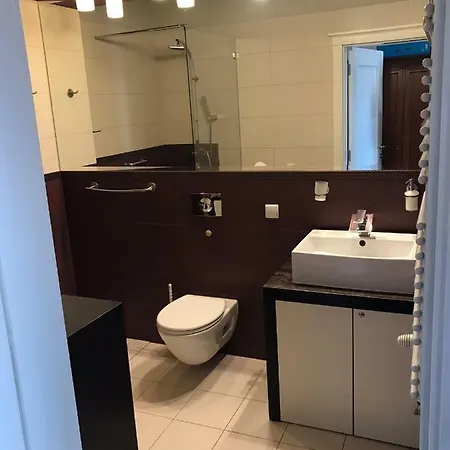 Presidental Serviced Main Square A/c 3bedroom Parking Lägenhet *